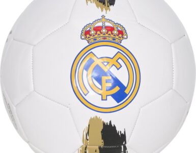 Real Madrid brush voetbal